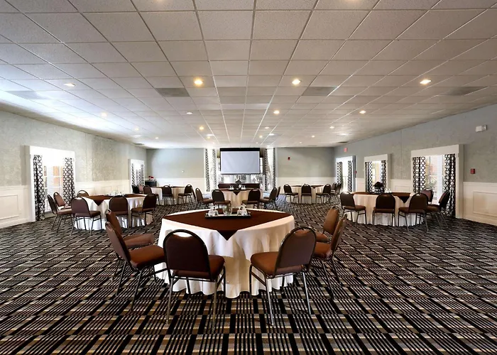 Doubletree By Hilton Airport Hotel 4*