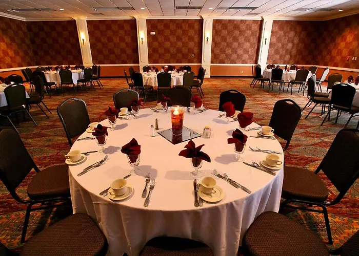 Doubletree By Hilton Airport