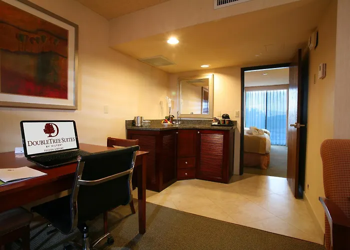 Doubletree By Hilton Airport 4*