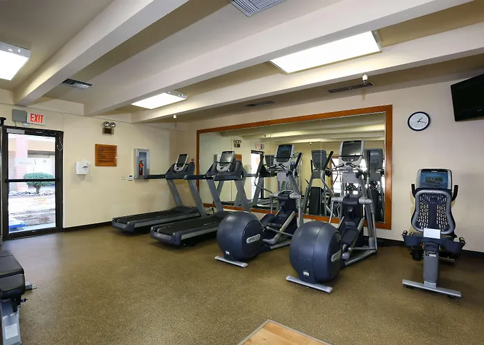 Hotel Doubletree By Hilton Airport 4*