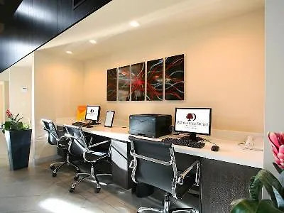 Doubletree By Hilton Airport 4*